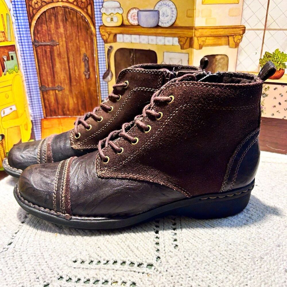 Clarks Collection Women's Cushion Soft Brown Leather Suede Ankle Boots Size 6.5